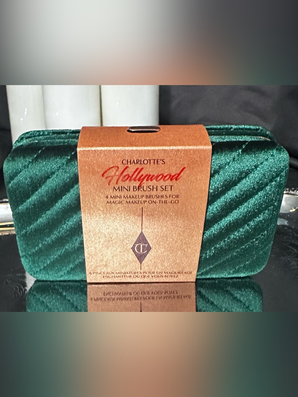 CHARLOTTE TILBURY MINI BRUSH SET in a GREEN VELVET CLUTCH - BRAND NEW in Plastic - Picture 10 of 17